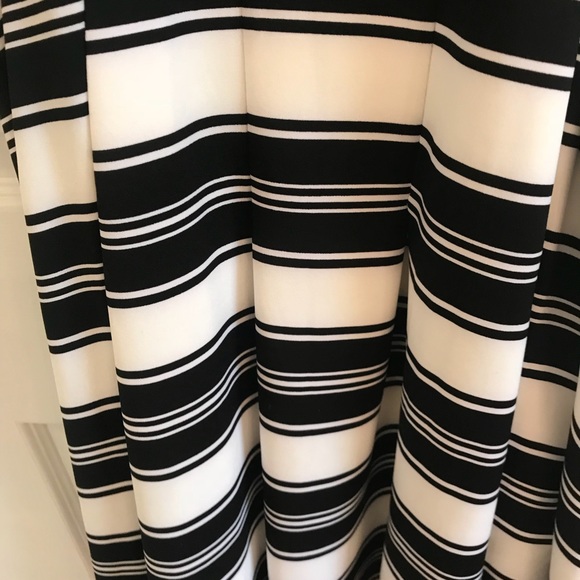 NEW White & Black Striped Sleeveless Dress Size10 - Picture 3 of 5